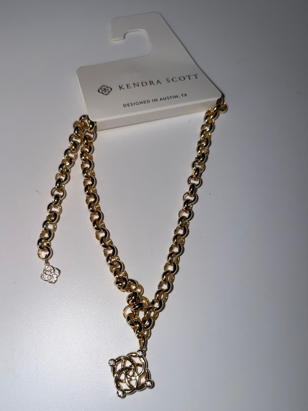 Kendra Scott Gold-Tone Pendant Necklace Celtic knot